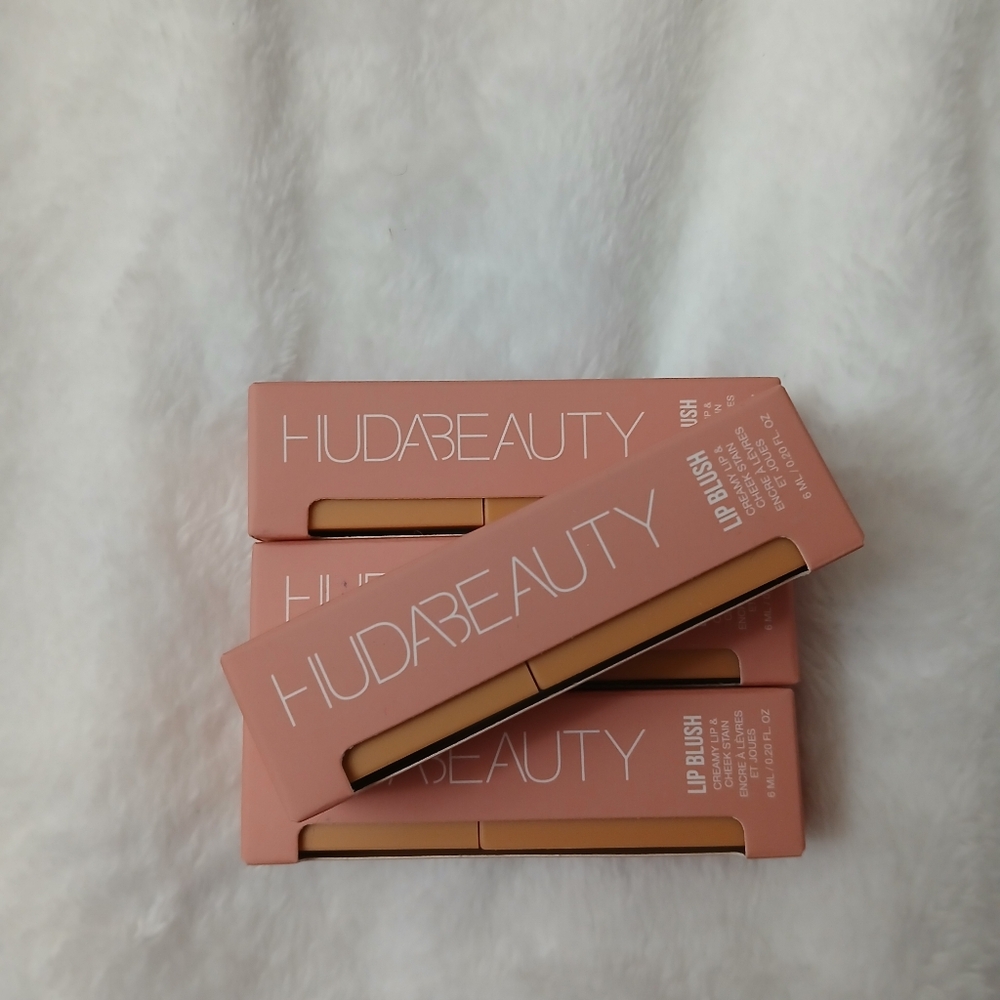 Huda Beauty Lip Blush